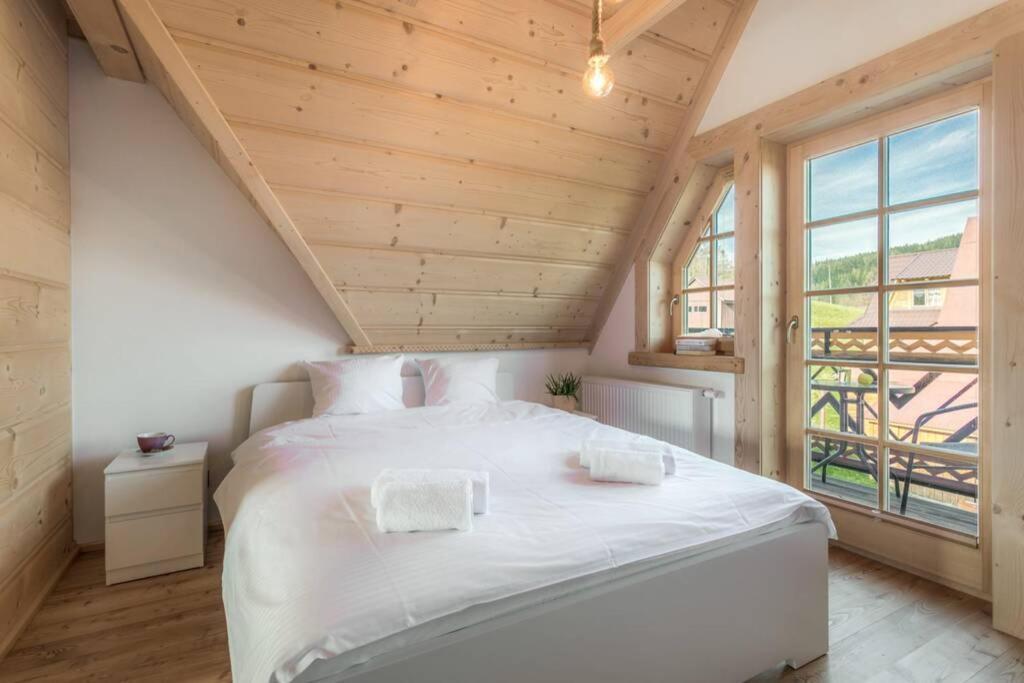 Willa Pitoniowka Z Sauna, Netflix Oraz Xbox One 考斯赛力克 外观 照片